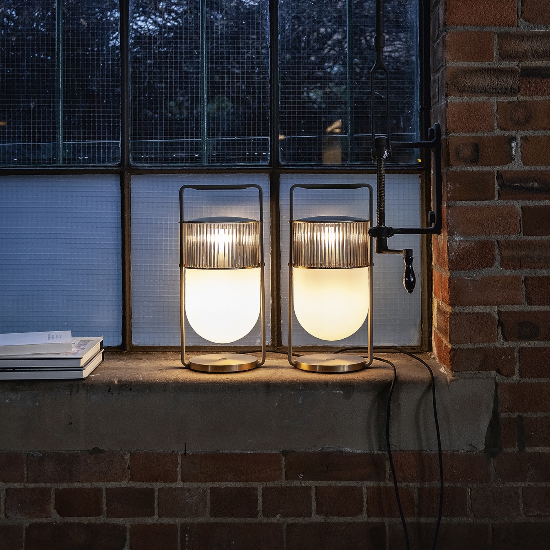 Poltrona Frau Xi Table Lamp LIFESTYLE S 01