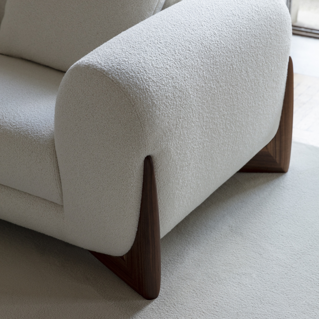 Porada Softbay Sofa Boucle LIFESTYLE S 03