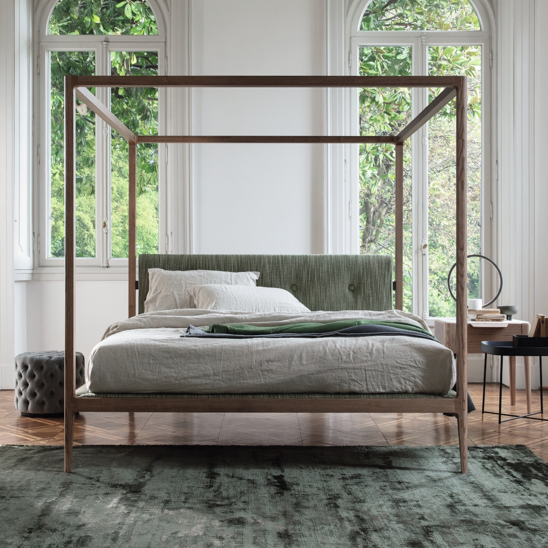 Porada Ziggy Four Poster Bed LIFESTYLE S 01