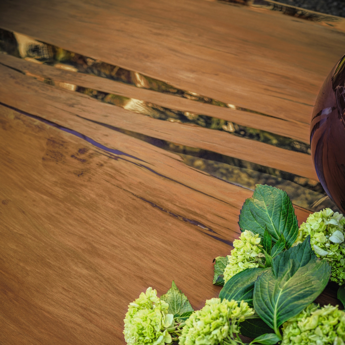 Riva1920 Auckland Kauri Wood Table LIFESTYLE S 06