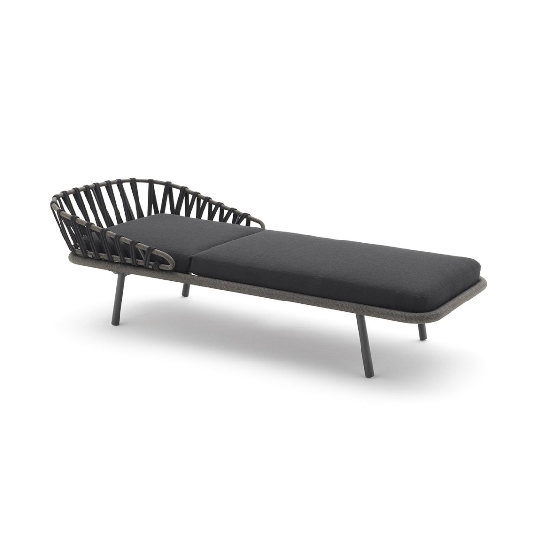 Varaschin Emma Cross Sunlounger STILL LIFE S 01
