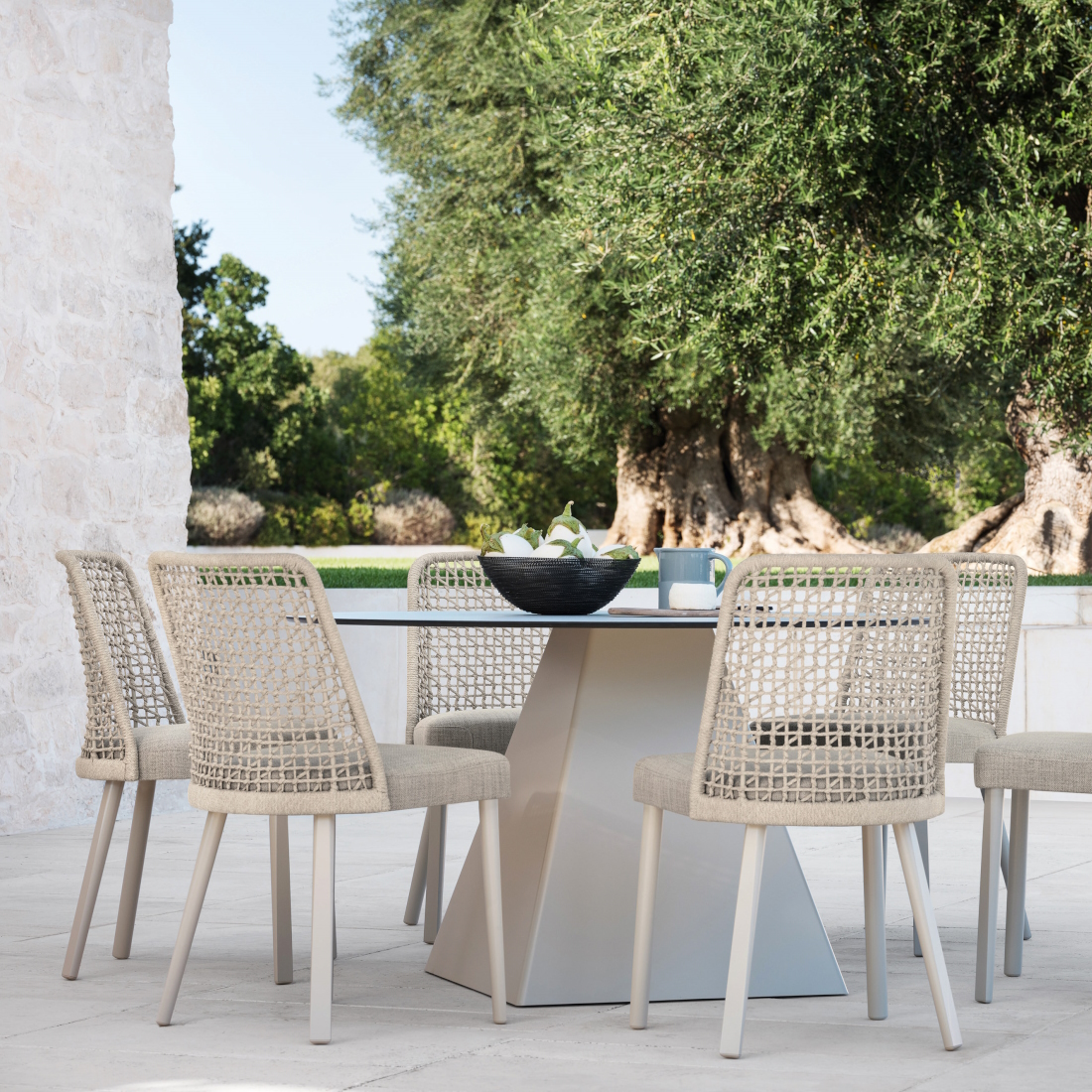 Varaschin Emma Outdoor Dining Chair LIFESTYLE S 01