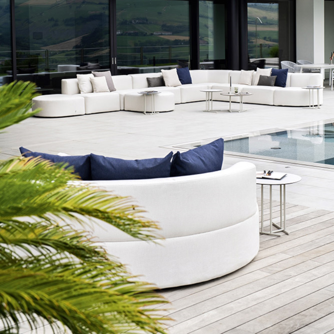 Varaschin Outdoor Belt Daybed LIFESTYLE 02