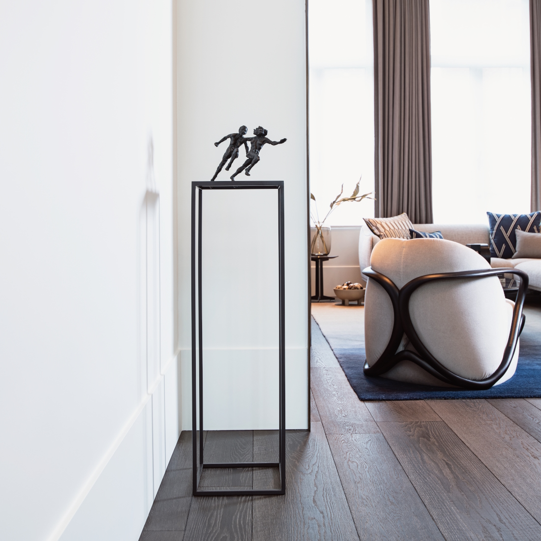 Giorgetti Hug Armchair LIFESTYLE S 2 01