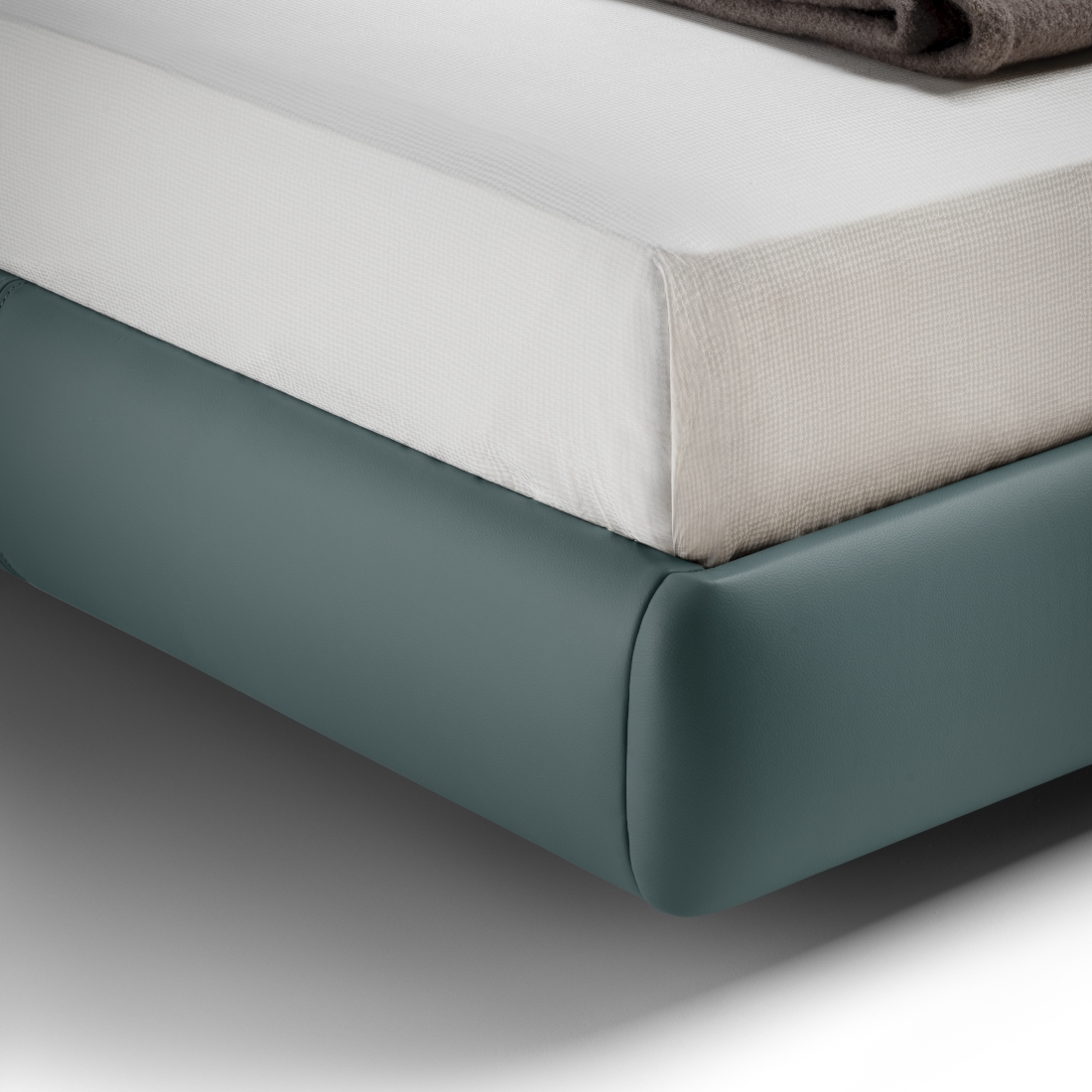 Poltrona Frau Archibald Bed STILL LIFE S 1 04