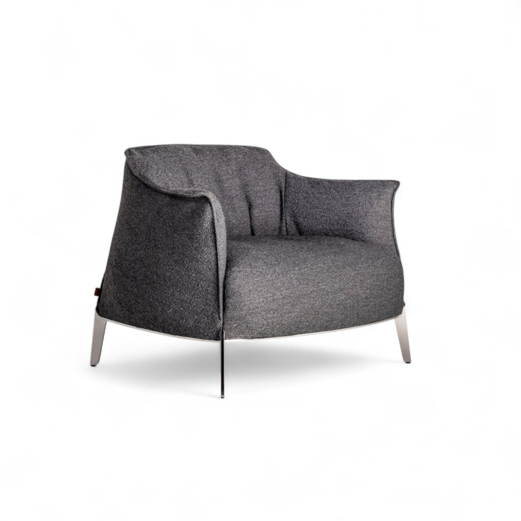 Poltrona Frau Archibald Gran Comfort Armchair STILL LIFE S 1 01