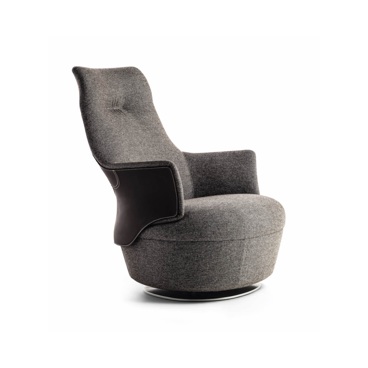 Poltrona Frau Assaya Armchair STILL LIFE S 2 01