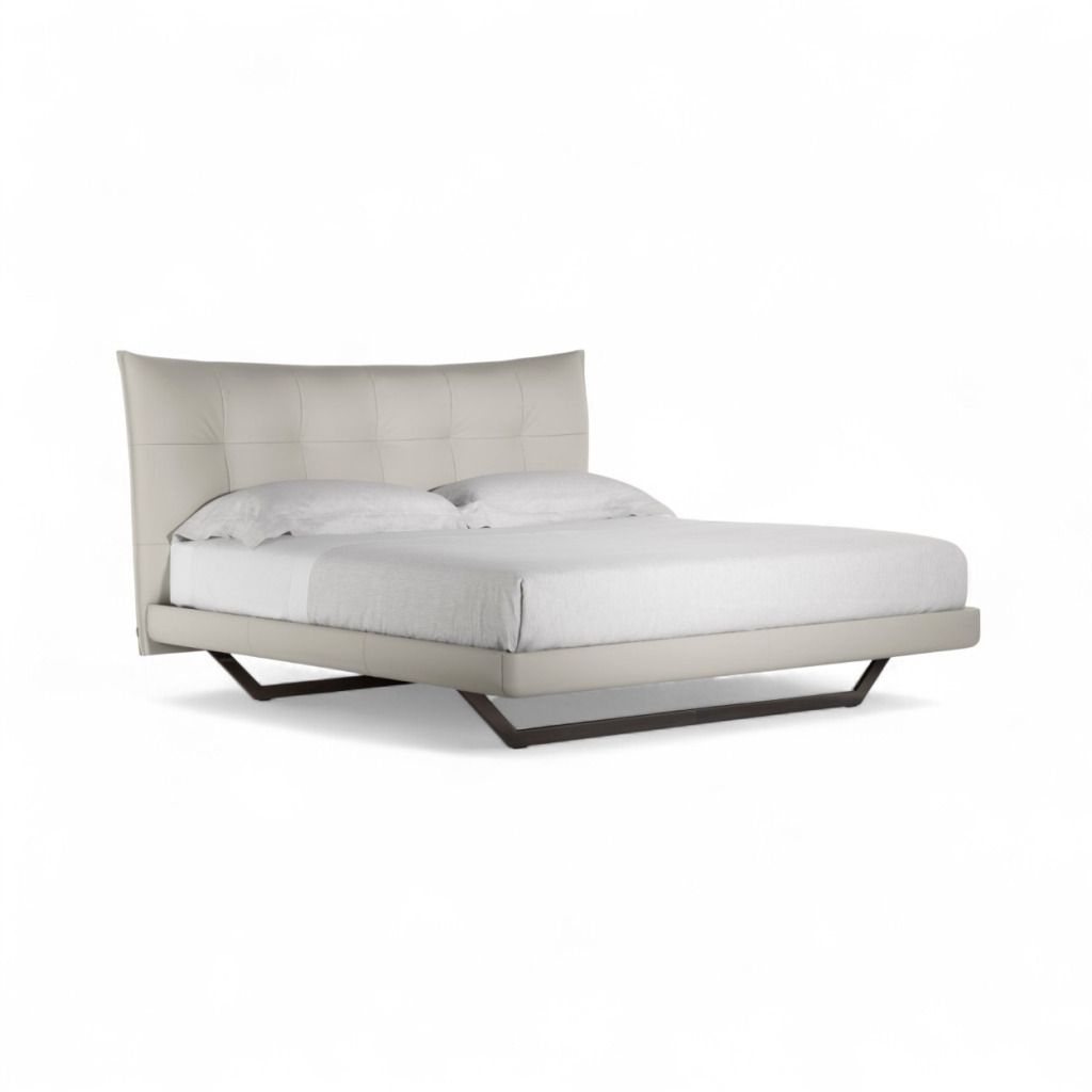 Poltrona Frau Aurora Tre Bed Leather STILL LIFE S 1 01