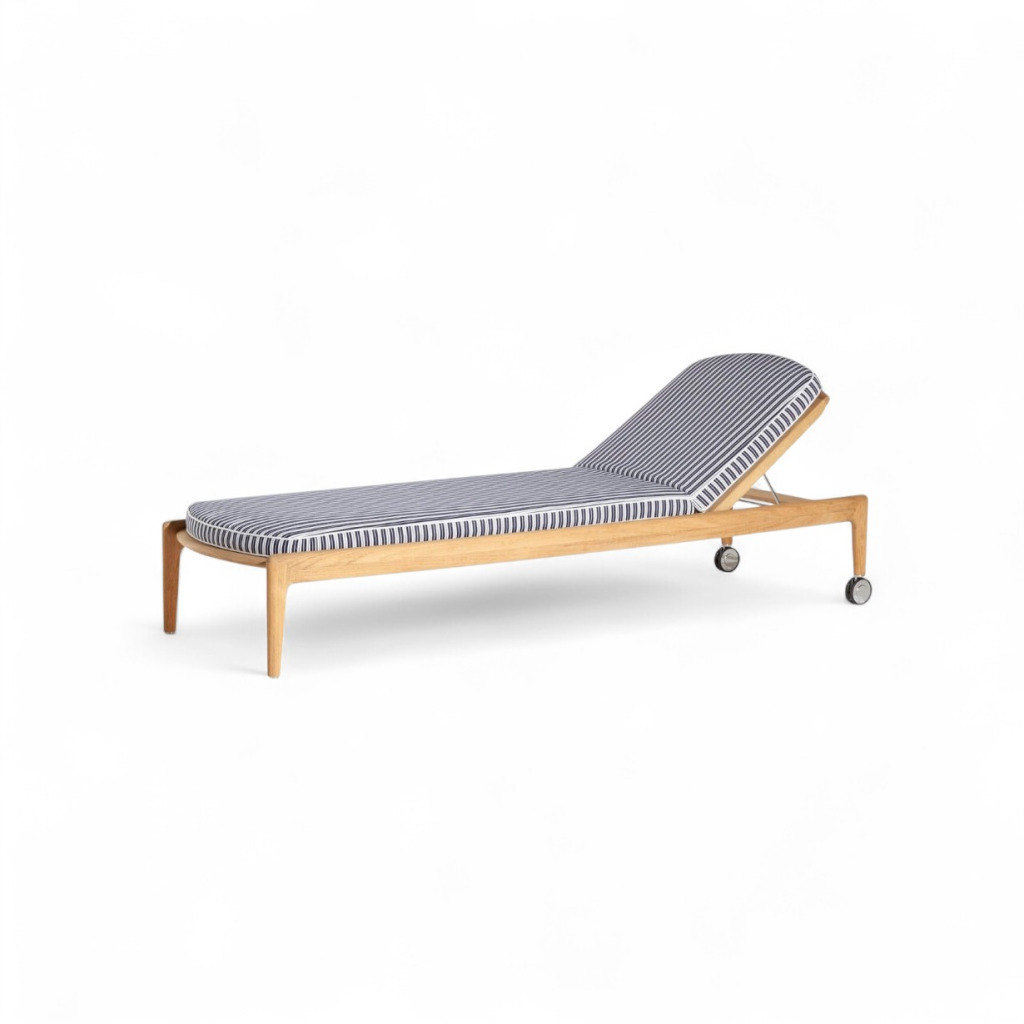 Poltrona Frau The Secret Garden Sunlounger STILL LIFE S 1 01